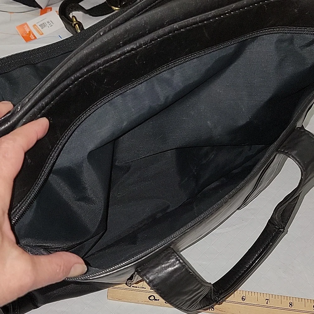 TUMI Black Leather Expandable Padded Laptop Briefcase Messenger Bag Vintage